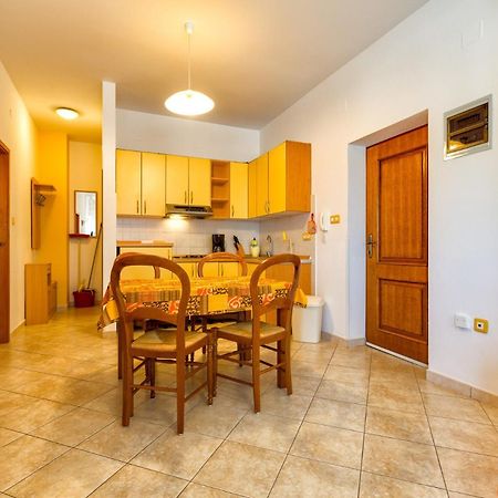 Apartments With A Parking Space Mali Lošinj Exterior foto