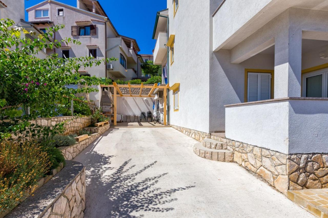 Apartments With A Parking Space Mali Lošinj Exterior foto