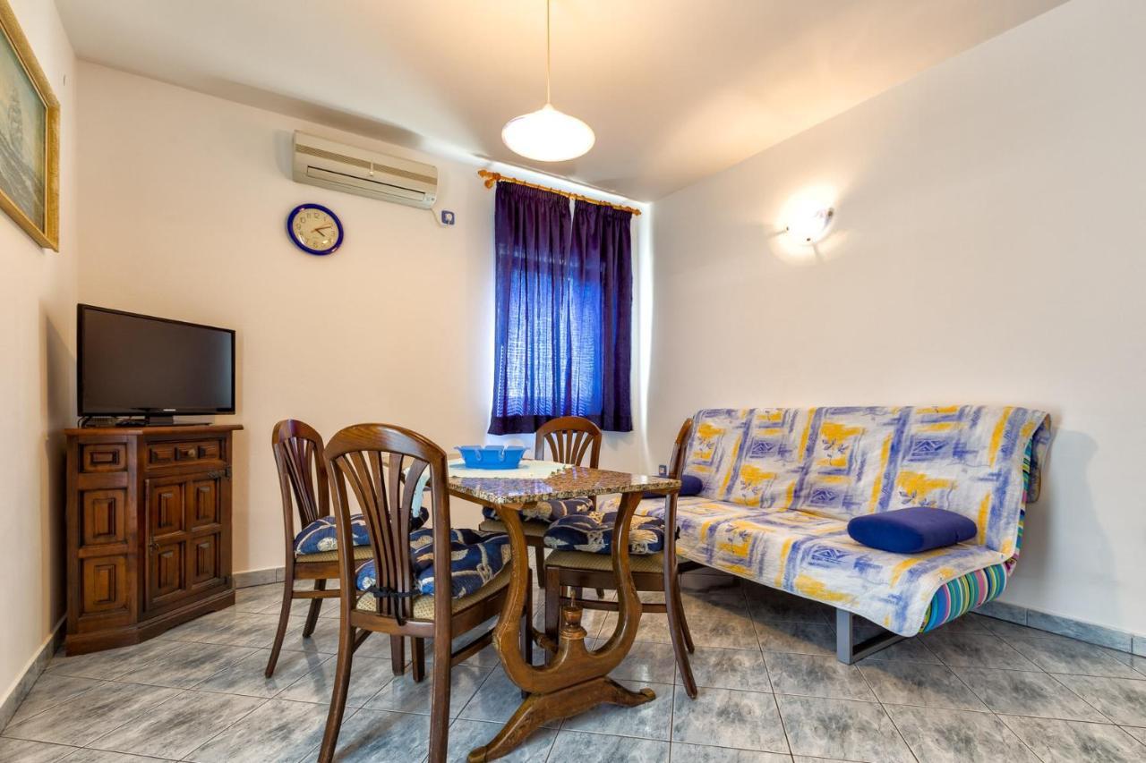 Apartments With A Parking Space Mali Lošinj Exterior foto